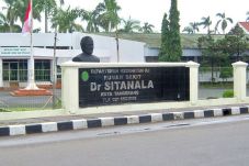 Dr Sitanala, Dokter...