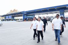 Tinjau Pintu Tol Cikarang...