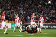 Giroud Tuntaskan Gol...