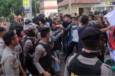 Wartawan Banten Dipukul...