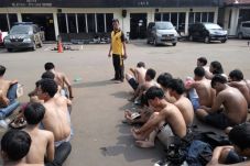 Amankan 101 Remaja,...