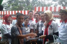 Pedagang di Bekasi Mendapat...
