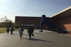Mengunjungi Museum Kosmetik...