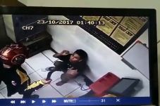 Perampok Bercelurit...