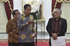 Jokowi Minta Din Syamsuddin...