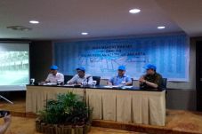 1.325 Alumni ITB Isi...