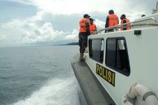 Speed Boat Tenggelam...