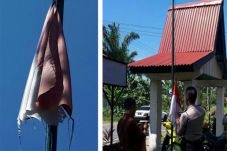 Polisi Turunkan Paksa...