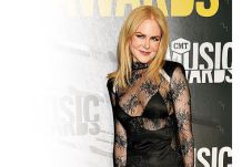 Nicole Kidman, Tetap...