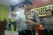 Buron Dua Bulan, Perampok...