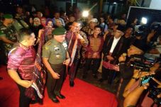 Warga Tapsel Minta Pangkostrad...
