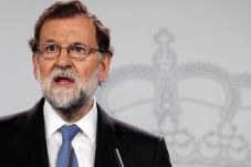 PM Spanyol Bubarkan...