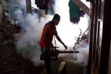 Cegah Warga Kena DBD,...