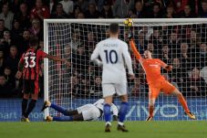 Chelsea Jaga Posisi...