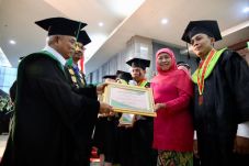 Khofifah Ingatkan Generasi...