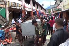 Pedagang Pasar Atas...