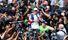 Lewis Hamilton Sindir...
