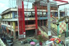 Pedagang Pasar Atas...