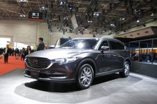 Membedah Mazda CX-8,...