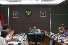 Tindak Lanjuti Arahan...
