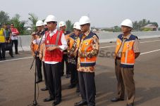 Jokowi Pastikan Tol...