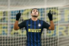 Inter Milan Perpanjang...
