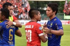 Jupe : Wasit Menghentikan...