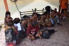 Belasan Anak Punk Terjaring...