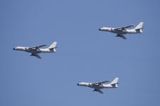 Bomber China Terbang...