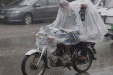 Musim Hujan Datang,...