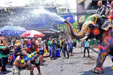 8 Festival Musim Semi...
