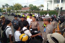 Satu Jam 200 Pelajar...