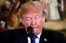 Trump Sebut Pembantaian...