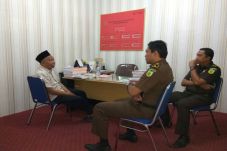 Gelapkan Uang Yayasan,...