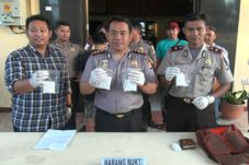 Kurir Pembawa 200 Gram...
