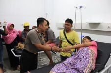 Belasan Warga Karawang...