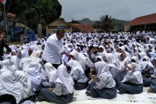 Sambangi SMAN 1 Padalarang,...