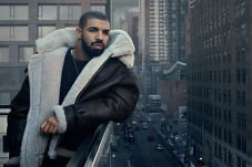 Drake Siapkan Koleksi...