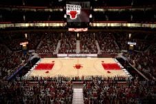Chicago Tuan Rumah NBA...