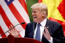 Trump: Berteman dengan...