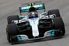 Hamilton Hantam Dinding...