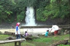 Seru! Wisata Arung Jeram...