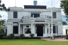 Pemkot Surabaya Buka...