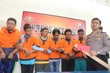 Duh, 6 Warga di Gresik...