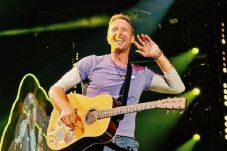 Chris Martin Jajal Akting...