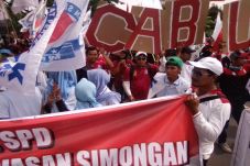 Ribuan Buruh di Semarang...