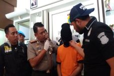 Wanita Karier Tertipu...
