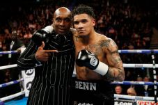 Nigel Benn Yakin Putranya...