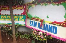 Bertuliskan Sindiran,...
