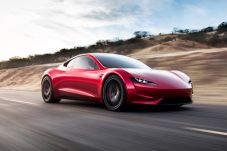 New Tesla Roadster Melesat...